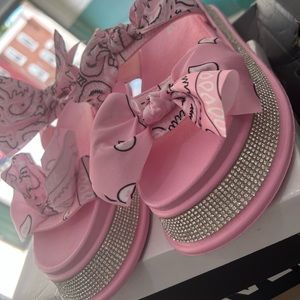 Soft Pink bandana slides